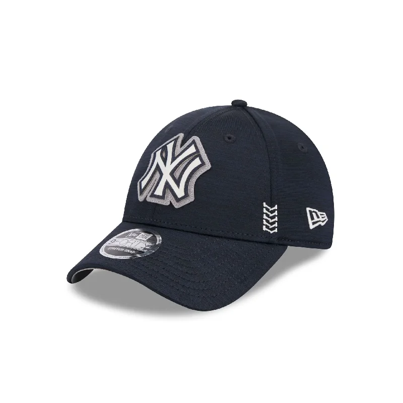 New York Yankees 2024 Clubhouse 9FORTY Stretch-Snap Hat